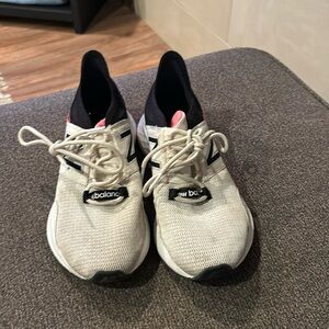 New Balance tennis shoes